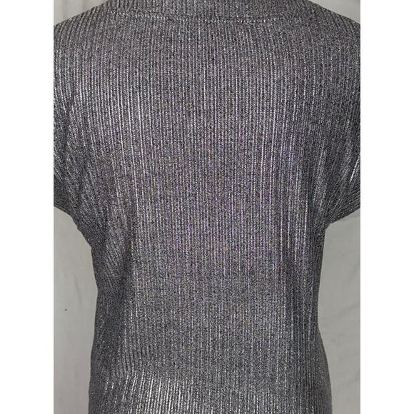 WHBM White House Black Market Silver V Neck XS Cap Sleeve Top - Picture 8 of 9